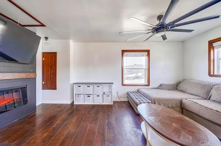 40270 Calle Vecina, Temecula, California 92592