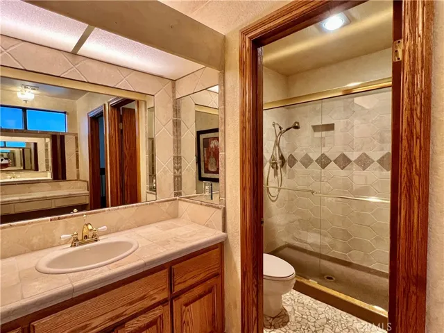 Secondary Suite Bath