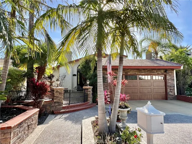 Tropical Front Entry & Patio Fountain