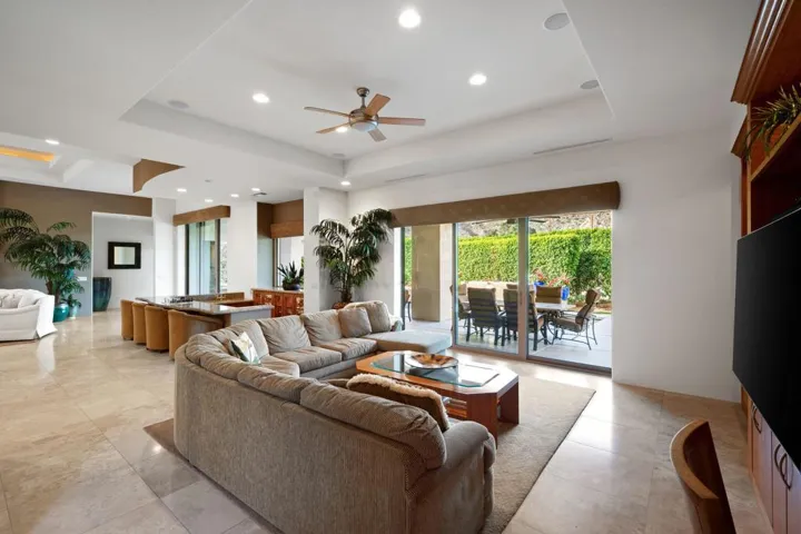 Club Terrace Drive