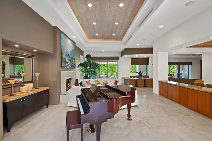 Club Terrace Drive