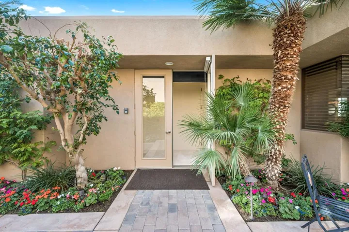 Casita Entry