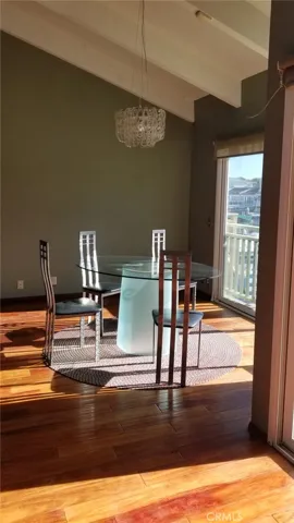 Dinning area, overlook harbor