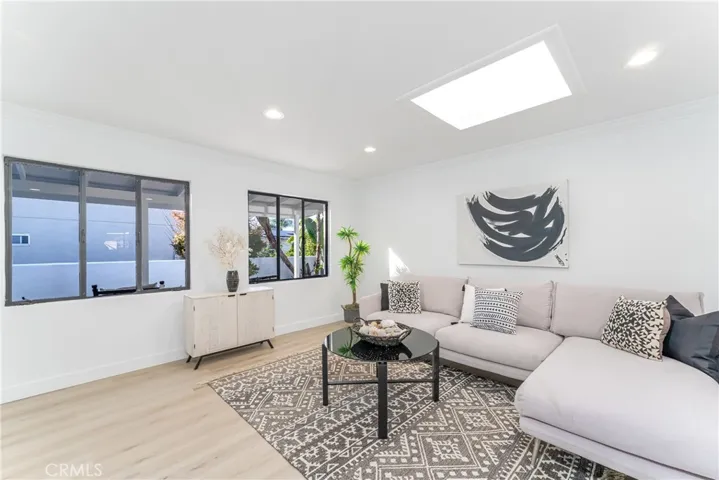 116 W Avenida Valencia, San Clemente, California 92672