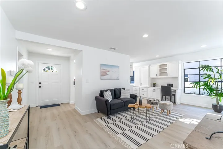 116 W Avenida Valencia, San Clemente, California 92672