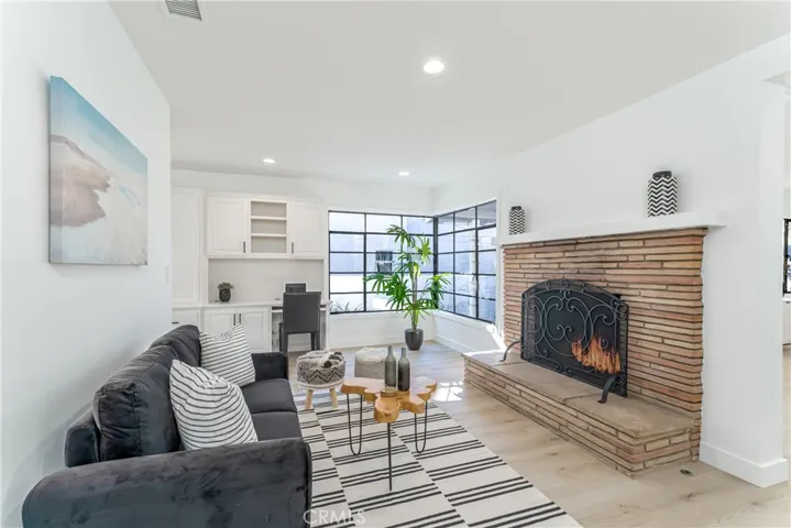 116 W Avenida Valencia, San Clemente, California 92672