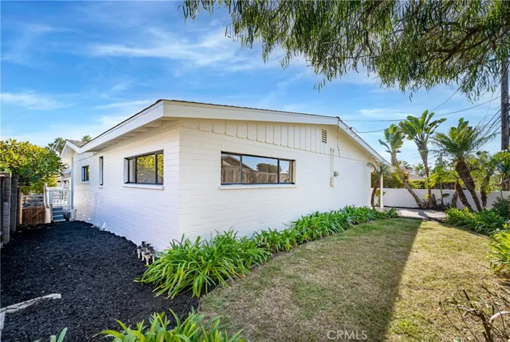 116 W Avenida Valencia, San Clemente, California 92672