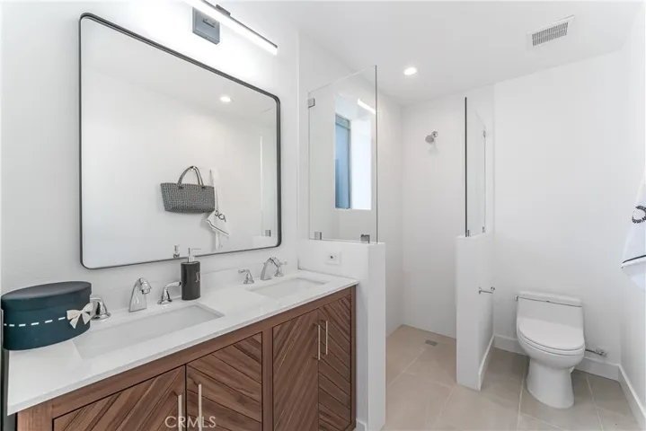 116 W Avenida Valencia, San Clemente, California 92672