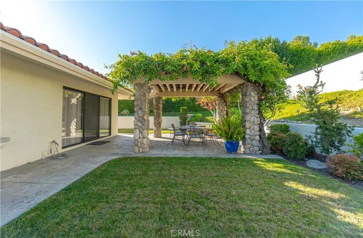 Side yard off of the Family Room