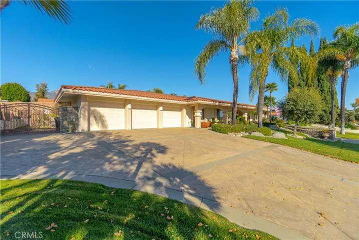 3 Car Garage