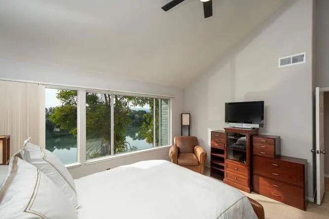 816 Sovereign Way, None, California 94065