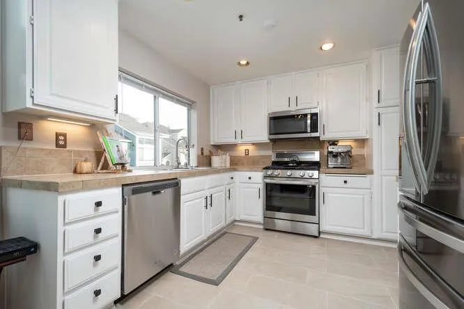816 Sovereign Way, None, California 94065