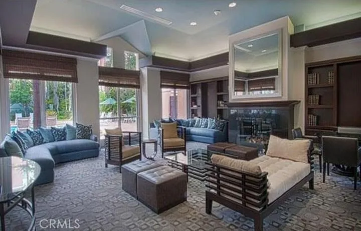 2243 Martin 214, Irvine, California 92612