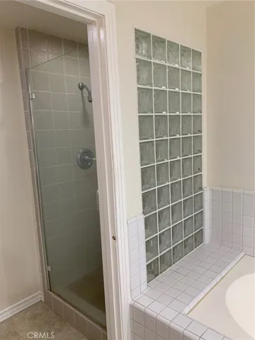 2243 Martin 214, Irvine, California 92612