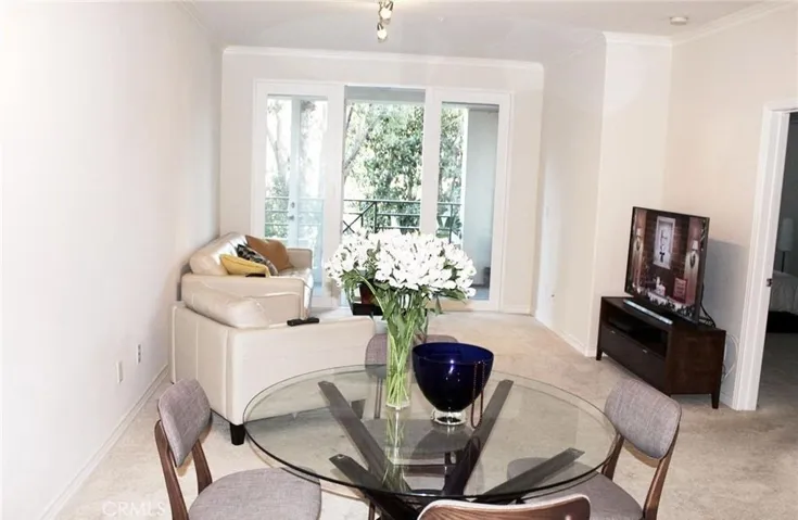 2243 Martin 214, Irvine, California 92612