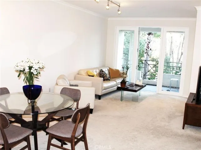 2243 Martin 214, Irvine, California 92612