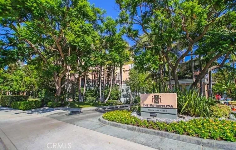 2243 Martin 214, Irvine, California 92612