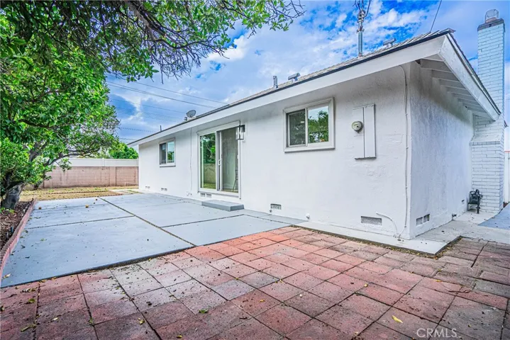 15972 Wicklow Lane, Huntington Beach, California 92647