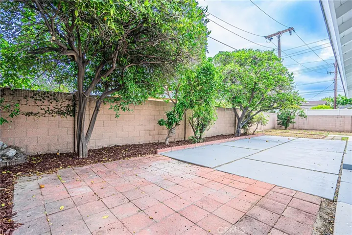 15972 Wicklow Lane, Huntington Beach, California 92647