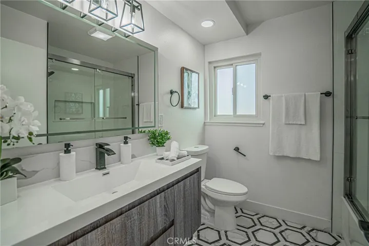 15972 Wicklow Lane, Huntington Beach, California 92647