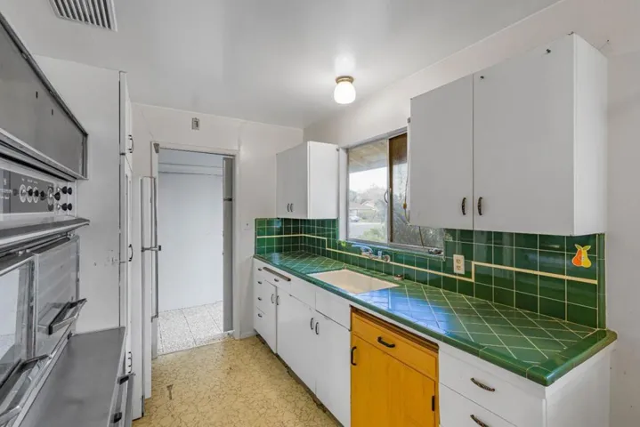 1704 Walnut Drive, Mountain View, California 94040