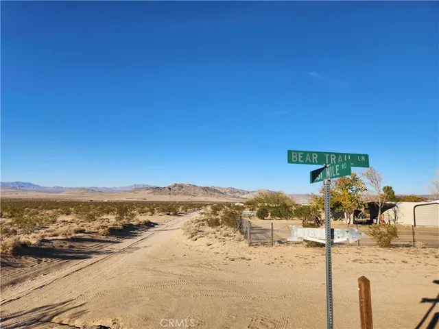 4900 Hacienda Road, Landers, California 92285