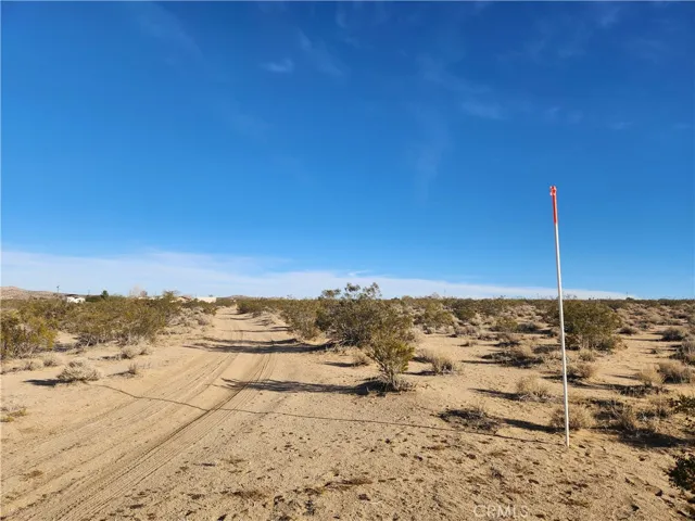 4900 Hacienda Road, Landers, California 92285