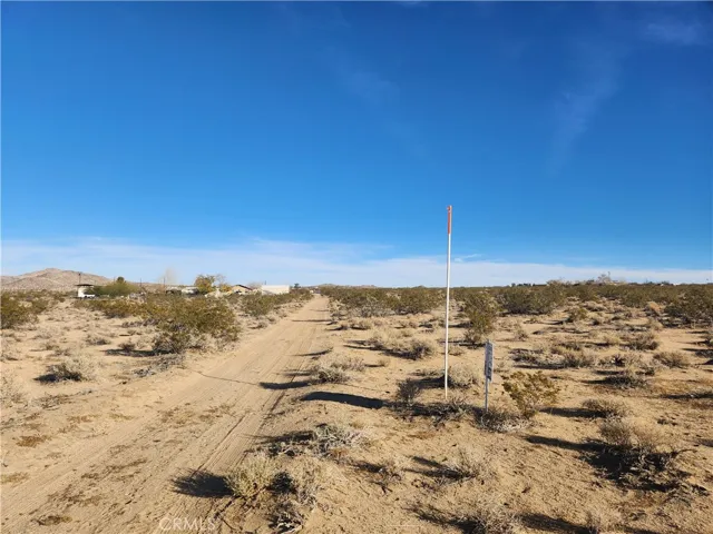4900 Hacienda Road, Landers, California 92285