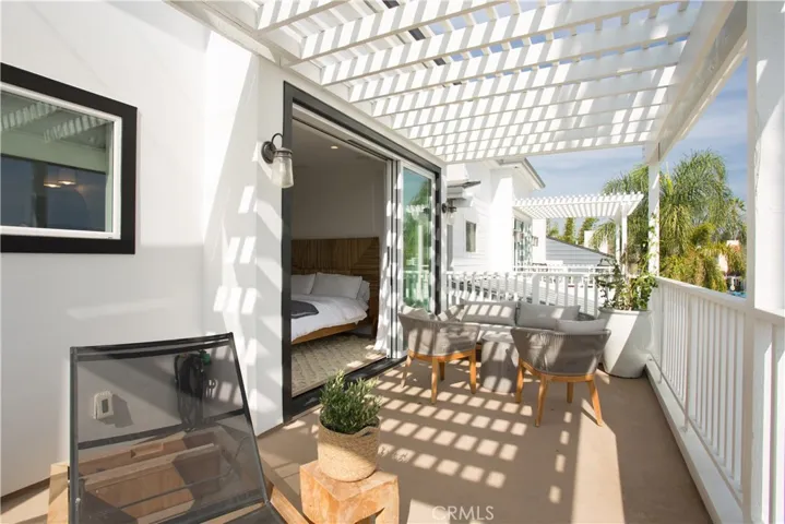 109 Onyx Avenue, Newport Beach, California 92662