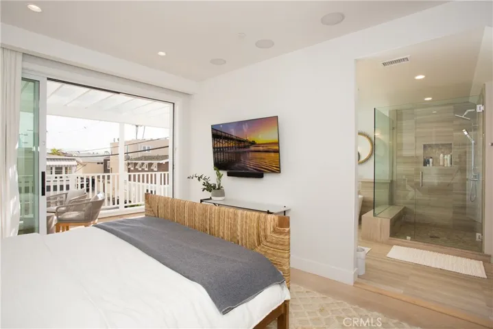 109 Onyx Avenue, Newport Beach, California 92662