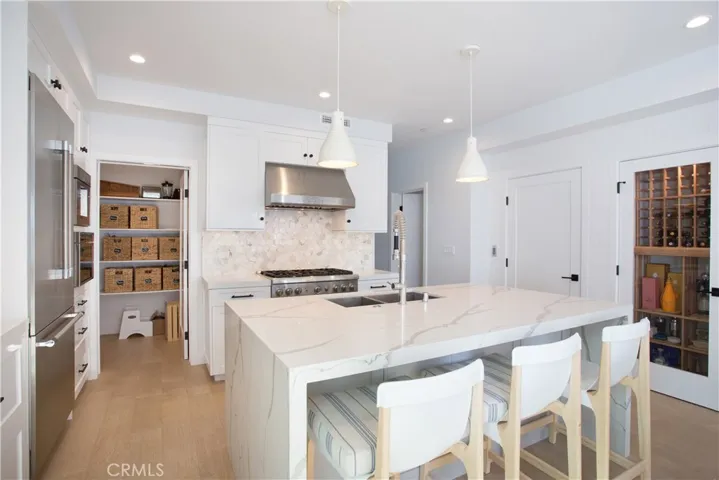 109 Onyx Avenue, Newport Beach, California 92662