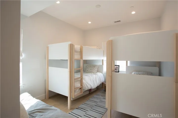 109 Onyx Avenue, Newport Beach, California 92662