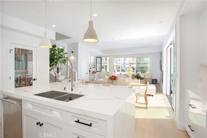 109 Onyx Avenue, Newport Beach, California 92662