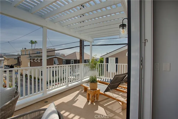 109 Onyx Avenue, Newport Beach, California 92662