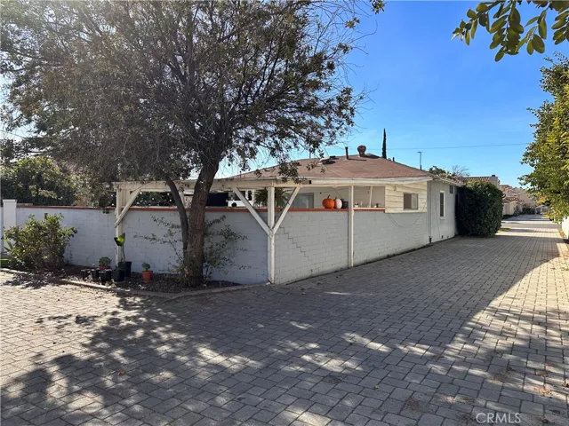 Back yard of front house