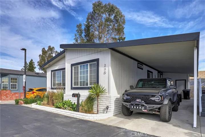 23301 Ridge Route Drive 230, Laguna Hills, California 92653