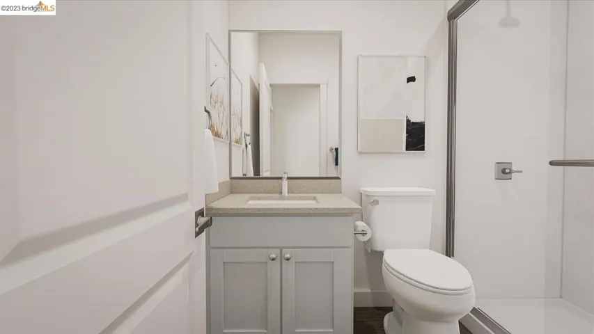 573 Somi 24, Hayward, California 94544