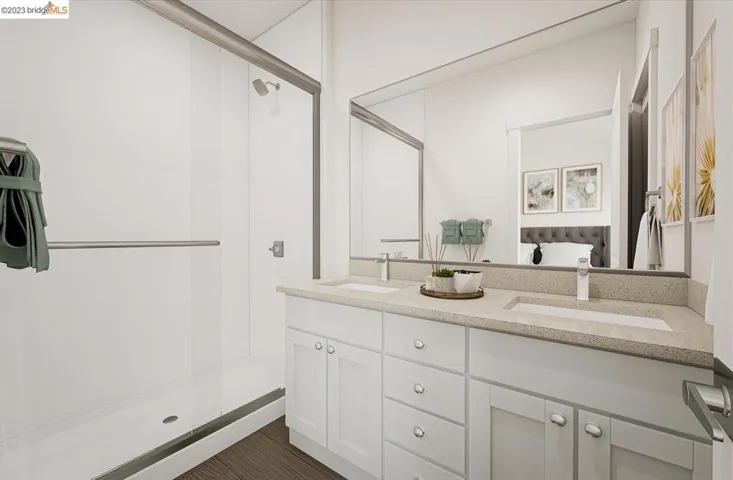 573 Somi 24, Hayward, California 94544
