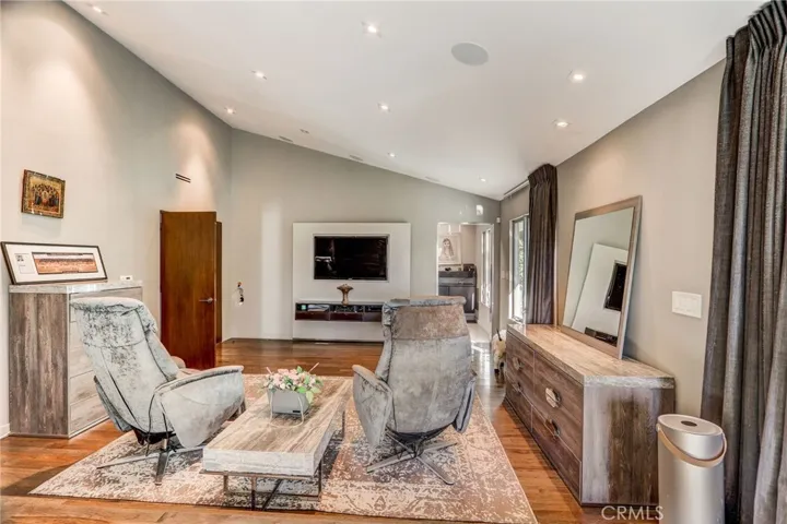 6084 Lake Lindero Drive, Agoura Hills, California 91301
