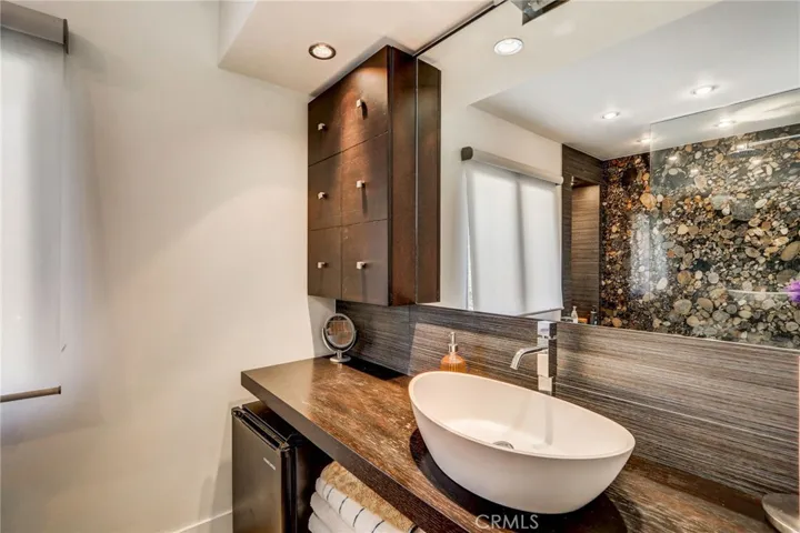6084 Lake Lindero Drive, Agoura Hills, California 91301