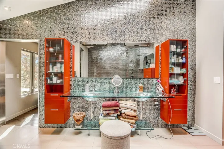 6084 Lake Lindero Drive, Agoura Hills, California 91301
