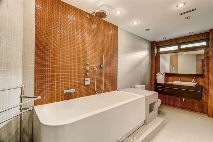 6084 Lake Lindero Drive, Agoura Hills, California 91301