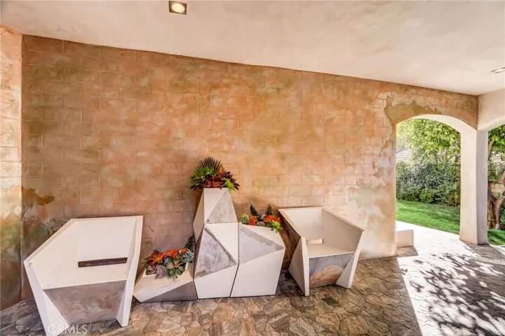 6084 Lake Lindero Drive, Agoura Hills, California 91301