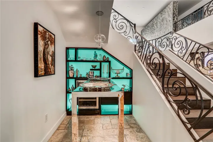 6084 Lake Lindero Drive, Agoura Hills, California 91301