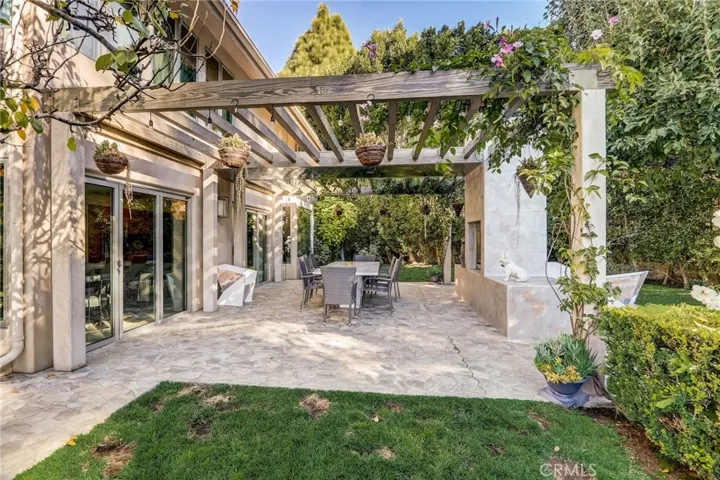 6084 Lake Lindero Drive, Agoura Hills, California 91301