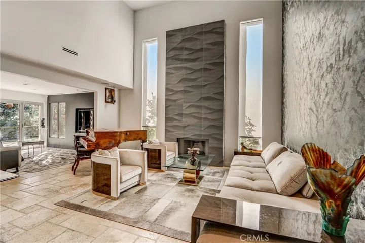 6084 Lake Lindero Drive, Agoura Hills, California 91301