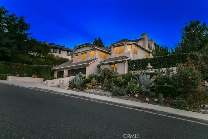 6084 Lake Lindero Drive, Agoura Hills, California 91301