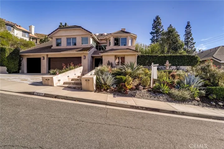 6084 Lake Lindero Drive, Agoura Hills, California 91301