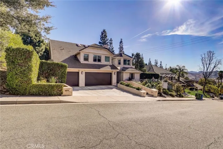 6084 Lake Lindero Drive, Agoura Hills, California 91301