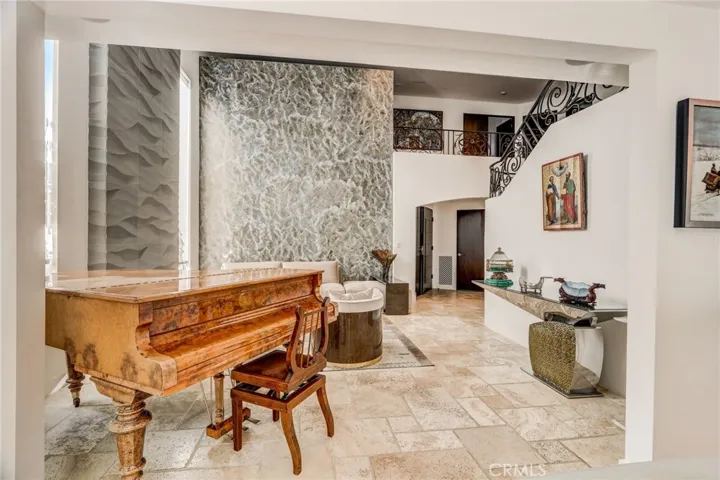 6084 Lake Lindero Drive, Agoura Hills, California 91301